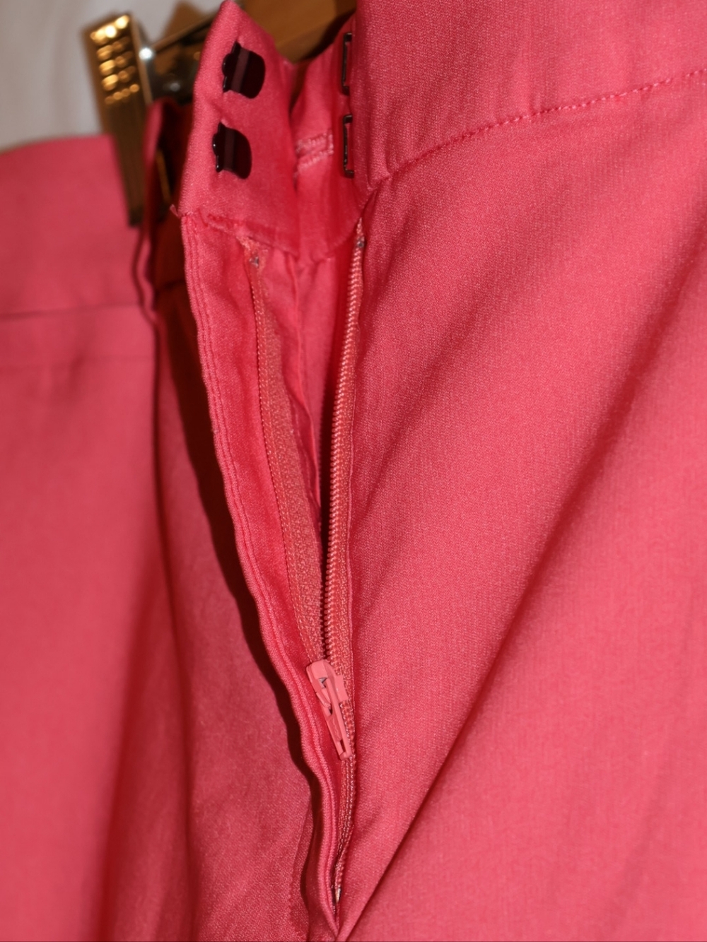 Lane Bryant 4-Season Mid-Rise Slim Capri Pants-Coral. NWT. - Picture 5 of 12